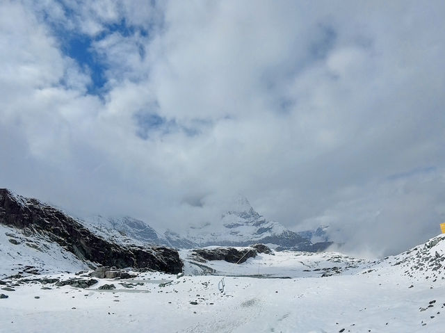 Swiss Slopes Vibes⛷️,