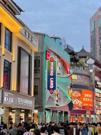 マグルは立ち入り禁止。 🌟 ハリー・ポッターが深圳のMINISO LANDに