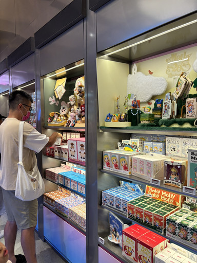 ブラインドボックスファン大興奮！新竹Big City1階「POP MART」台湾初