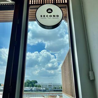 Second Cafe Wanglang 是位於湄南河畔的咖啡館。