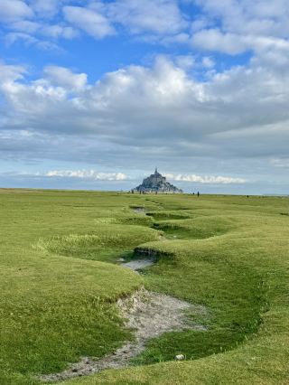 [France] Like a Castle Floating on the Sea! [Mont-Saint-Michel].