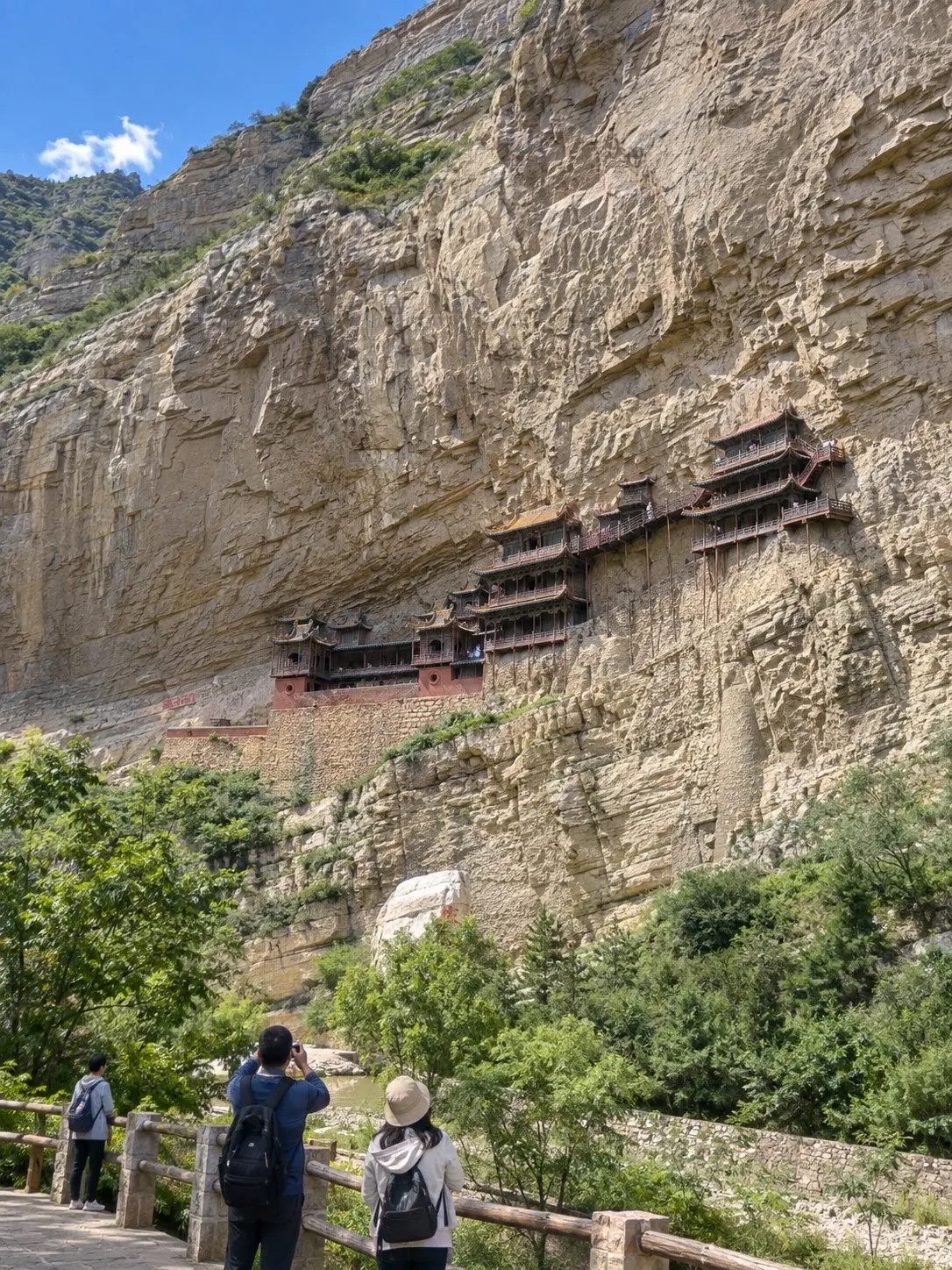  懸空寺，山西懸崖上的奇蹟