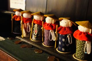 Explore the historic homes of Shukunegi, where shipwright craftsmanship still breathes.