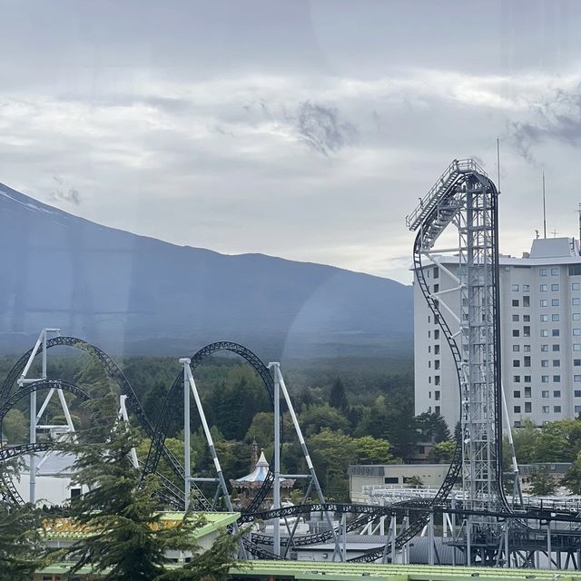 驚險刺激！富士急樂園的終極冒險之旅！🎢🎠🌈