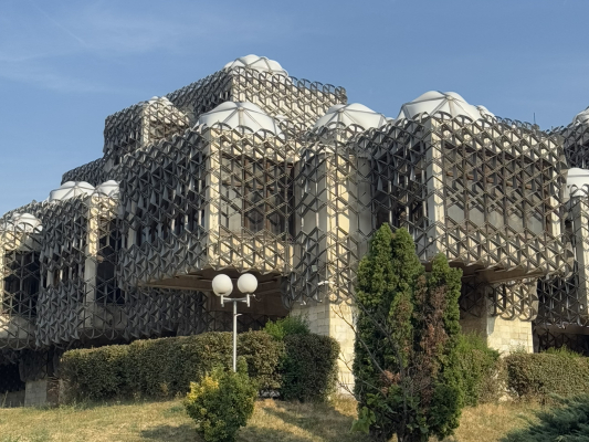 #hellonewyear 

Step into the National Library of Kosovo, an iconic landmark in Pristina 🇽🇰. Famous for its unique architectural design with domes and a mix of modern and traditional styles 🏛️, it houses millions of books, manuscripts, and rare collections. A must-visit for book lovers, history enthusiasts, and architecture admirers 📖✨. Perfect for a quiet cultural escape while exploring the heart of Kosovo!