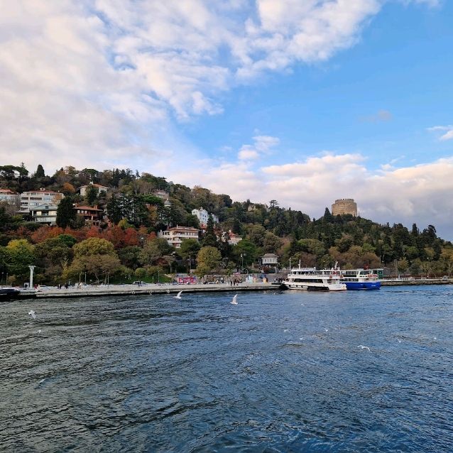 🏖️🌊 Explore the Blissful Bebek Sahili in Istanbul! 🌆🚤


