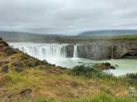 Hiking to spectacular Goðafoss 🗺️