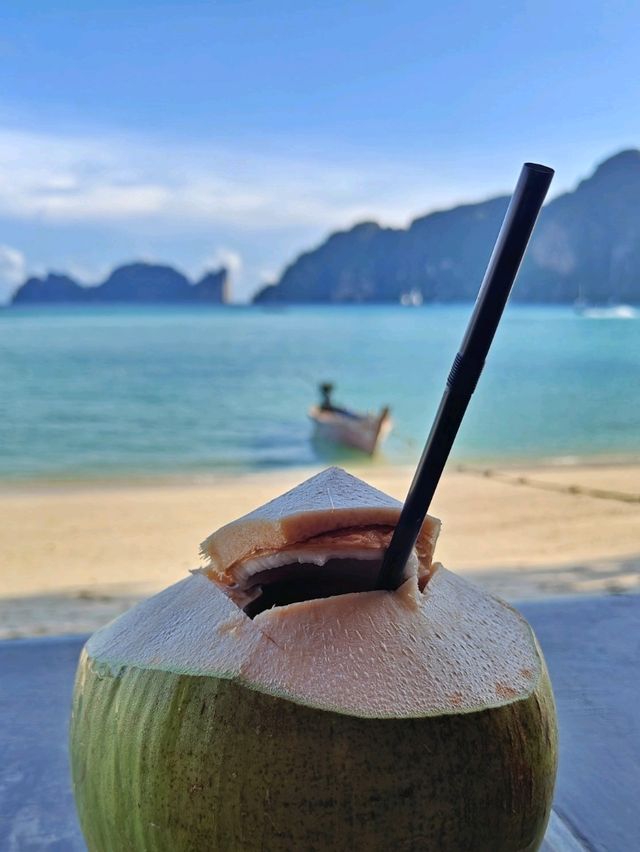 Phi Phi Islands: Turquoise Waters and Tropical Bliss