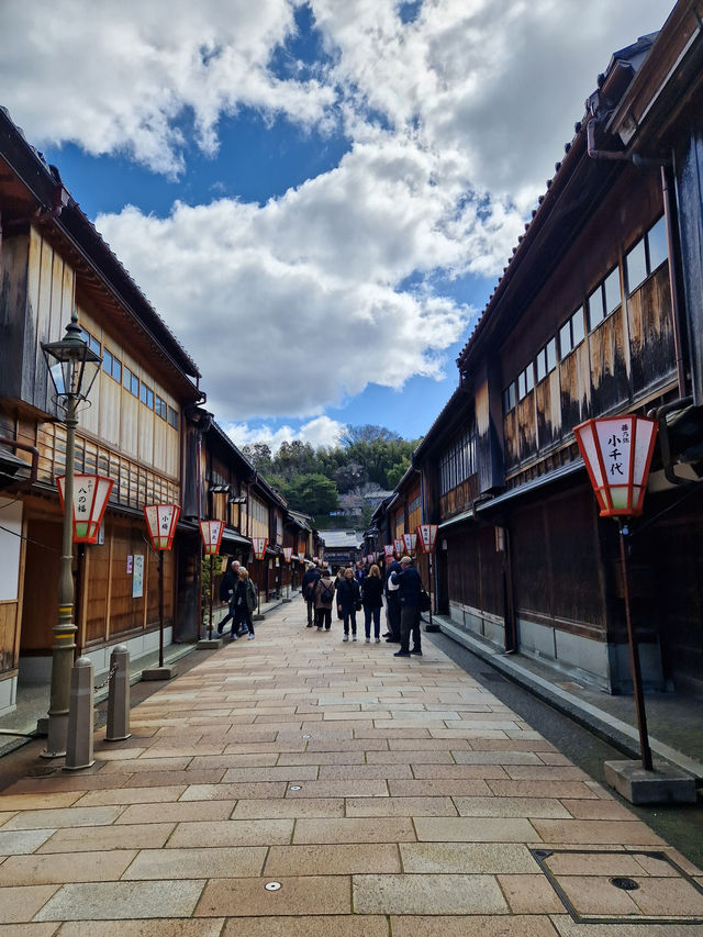 Kanazawa in 3 Days: A Cultural Feast (With Curry on Top!)