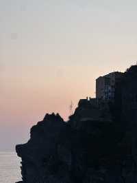 🌊 Manarola – The Colorful Jewel of Cinque Terre! 🇮🇹✨