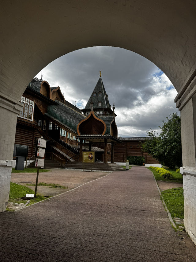 Kolomenskoye: How I Came for a Walk and Left Feeling Magic
