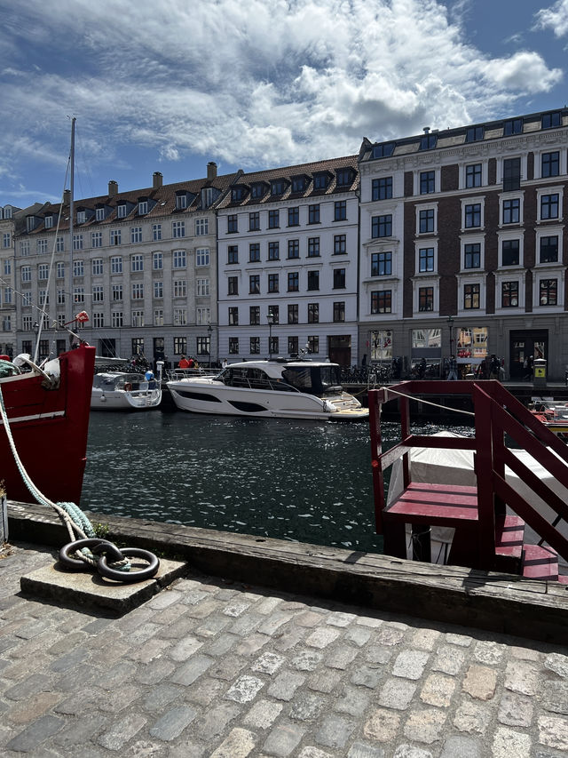 🌈🍽️ Lunch with a View & Stories in Every Step – Nyhavn, Copenhagen 🇩🇰🚶‍♀️ 