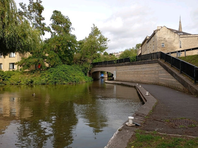 A walk starting at the railway station in Bath 