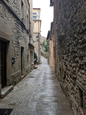 Discover San Marino: Tiny Country, Big Adventures! 🏰 Discover San Marino: Tiny Country, Big Adventures! 🏰