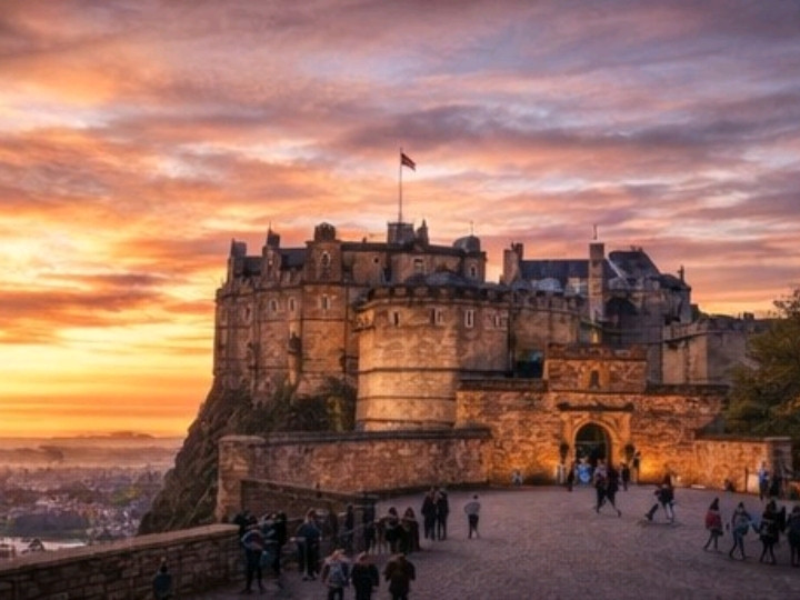 Exploring Edinburgh Castle 🏰✨ | Trip.com Edinburgh