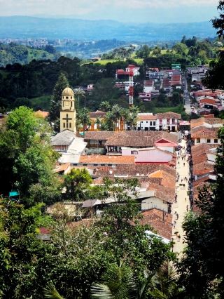 Salento — Colorful Gateway to Colombia’s Coffee Region ☕🌿