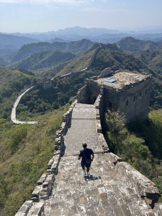Best decision we’ve made on our China trip was to go to this incredible segment of the Great Wall. Jane was incredibly friendly, informative and kind - especially as we were running late after initially heading to the wrong pick up point. Highly recommended!