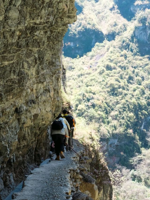 Adventurous Cliff-Hiking in Wenchuan