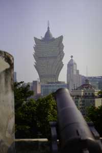 Grand Lisboa took a group photo, and the view of Fortress Mountain was also good!