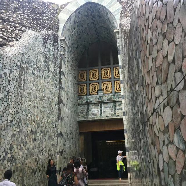 走進緬甸仰光翡翠山