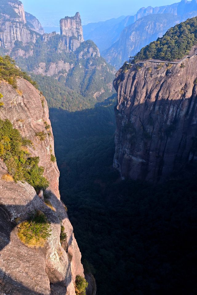 我在成年後，終於見到了學生時代課本上的天姥山-神仙居