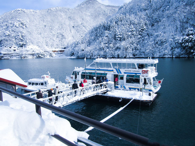 富山冬季熱門觀光路線-莊川遊覽船