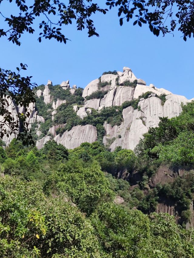 探索福建的秘境：太姥山的奇幻之旅