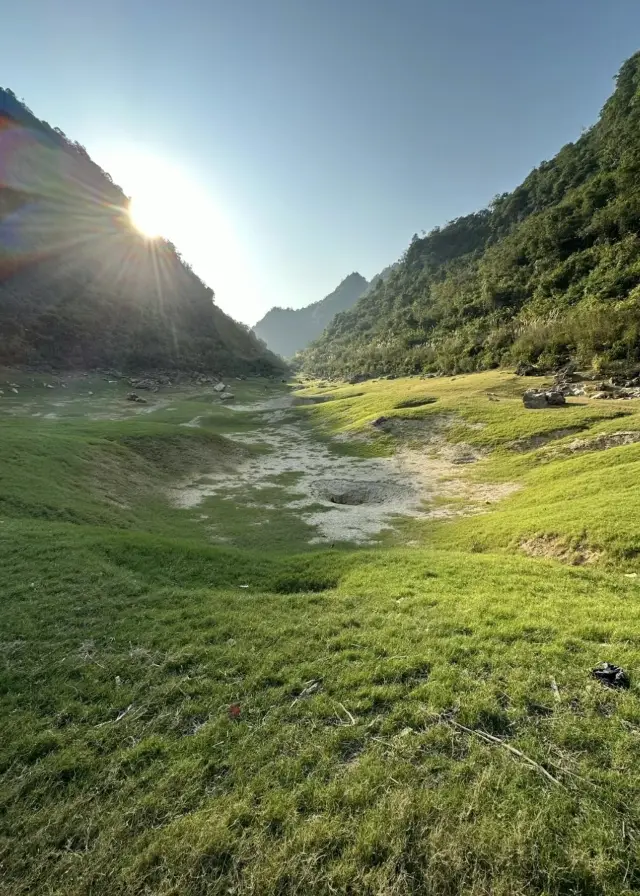 A place worth visiting for a lifetime, Guangxi's Gengwang Lake is like a little Switzerland