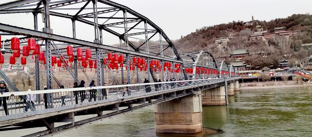 節日裡的中山橋