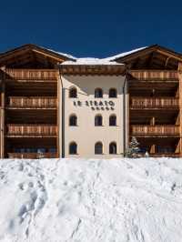 🏔️ Courchevel's Cozy Corners: Le Strato Hotel 🛌✨