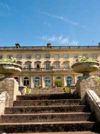 🏨✨ Cheltenham's Chic Sleeps: Cowley Manor Highlights! ✨🏨