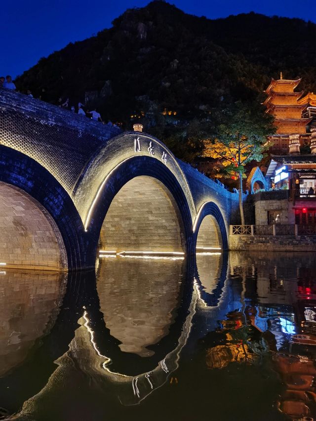 峰林布衣 | 夜間熠熠生輝的螢火精靈~。