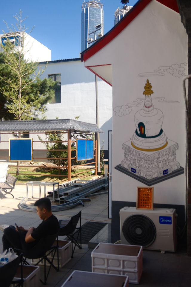 西塔寺和咖啡市集。