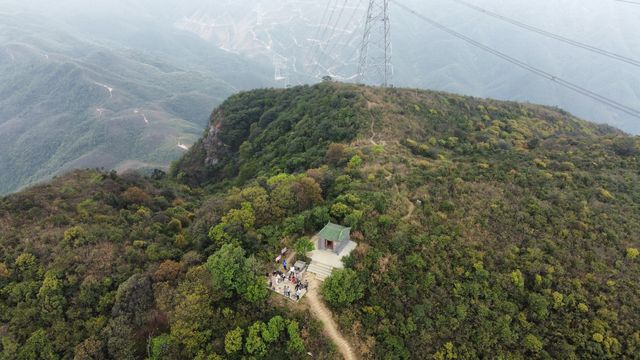 爬到腳軟！鶴山昆侖山魔鬼陡坡挑戰，我差點爬到想嘔