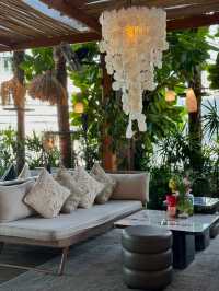 🌴曼谷商場裡的「空中海灘俱樂部」！室內泳池派對太瘋狂🌴