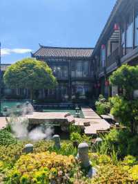 藍天白雲下的民宿拍照也太出片了吧
