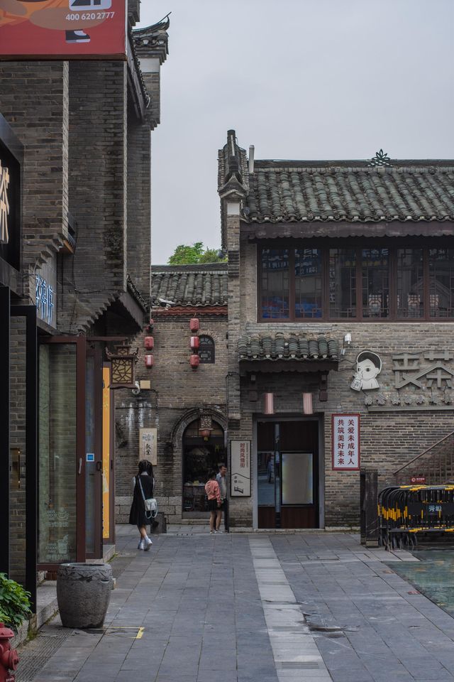 昆明深度遊人均800！畢業旅行必衝！