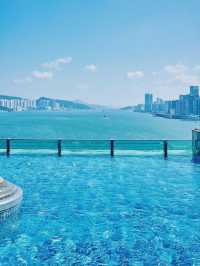 🏨 香港寶藏酒店被我挖到！房間直擊維港夜景！地鐵口+日料放題爽翻！✨