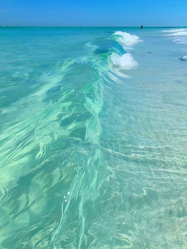 汕尾三千預算能看到這樣的玻璃海嗎？