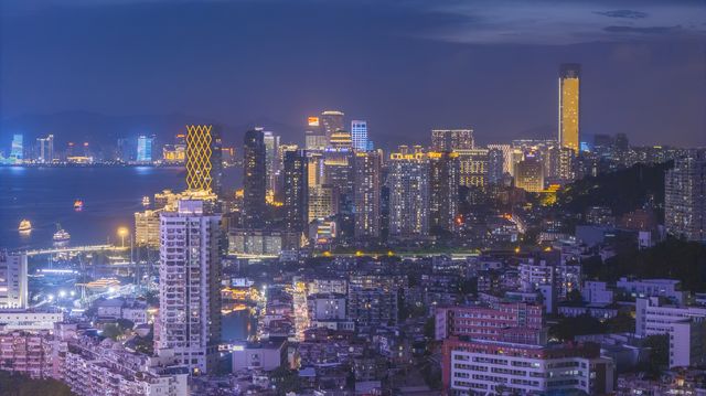 雙子塔夜景+海景buff疊滿｜海風裡藏著整座島的浪漫密碼
