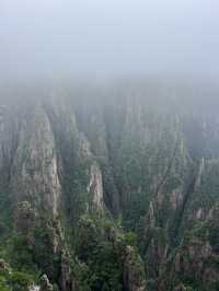 🇨🇳 Breathing the Clouds — A Journey Through Huangshan Mountain
