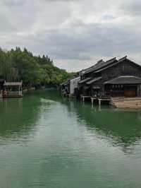 搖櫓舟聽雨眠！桐鄉烏鎮48h吃逛拍全攻略  煙雨江南的終極打開方式！ 青瓦白牆、石板巷弄
