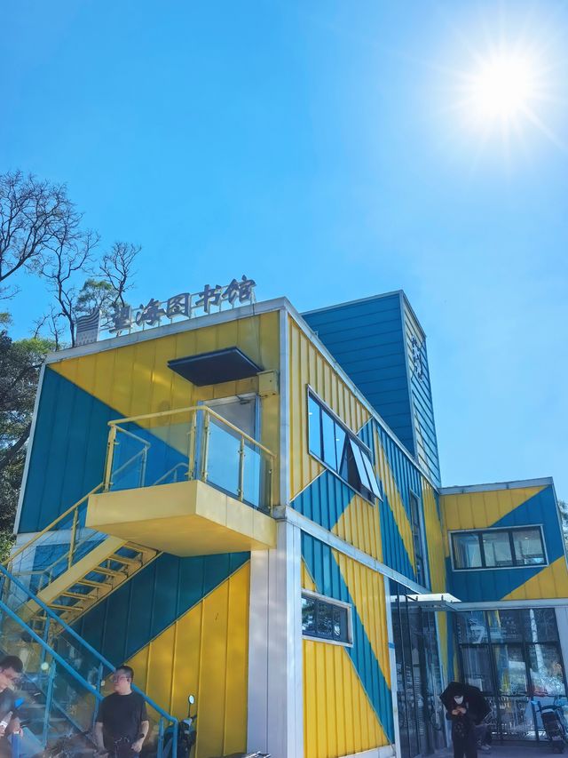 “深圳的盡頭” - 背仔角燈塔 