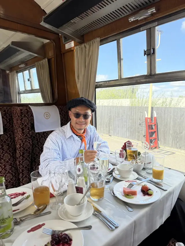 Reverse travel in the UK! Get to know Manchester, the experts start with four people…