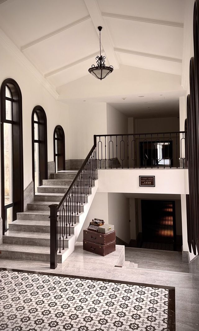 剛結束了一趟開平的慢活之旅,重點打卡了赤坎古鎮,這次入住的美堂酒店簡直太驚喜了!南洋風的復古設計+超大 剛結束了一趟開平的慢活之旅,重點打卡了赤坎古鎮,這次入住的美堂酒店簡直太驚喜了!南洋風的復古設計+超大