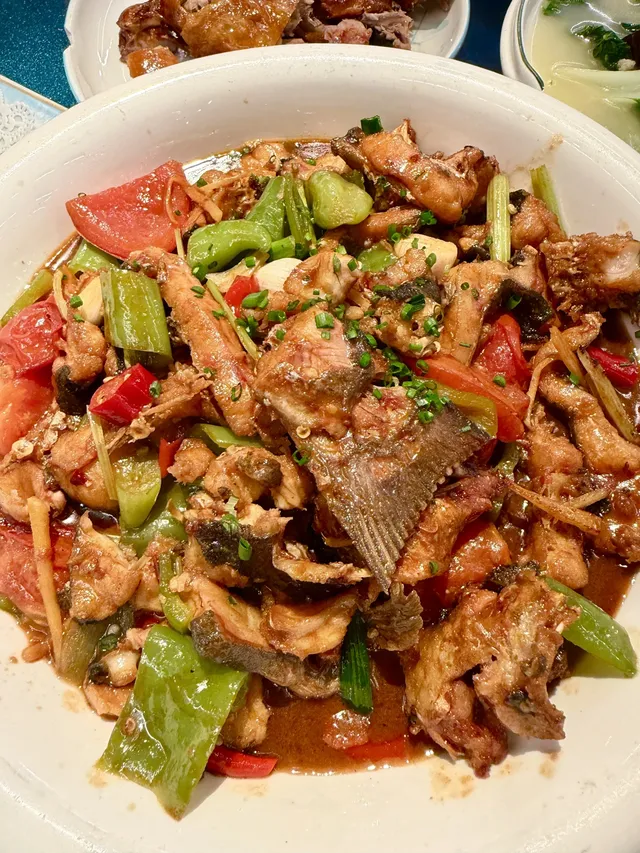 陽朔老牌啤酒魚，居然是個音樂餐廳！