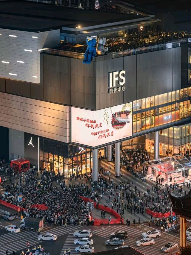 夜晚打卡人氣爆棚廣場🌃