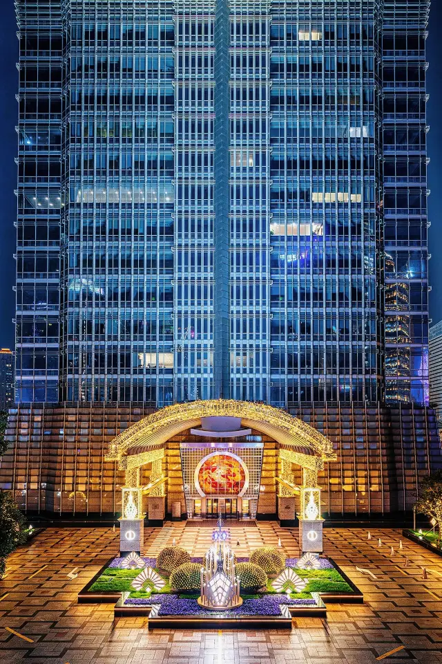 Must-visit for New Year's Eve in the Magic City! The golden feast at Jin Mao Tower is absolutely stunning