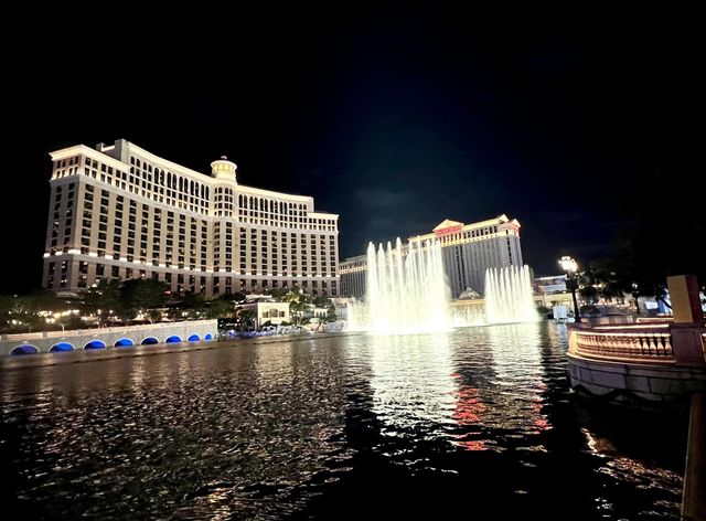 拉斯維加斯酒店的小秘密:為什麼床都朝同一個方向?