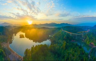 วูผิง คุณช่างดูธรรมดาจัง! นี่คือ "บาร์ออกซิเจนธรรมชาติ" ที่ซ่อนตัวอยู่ ฉันจะไม่ยอมให้คุณเก็บเป็นความลับอีกต่อไปแล้ว!